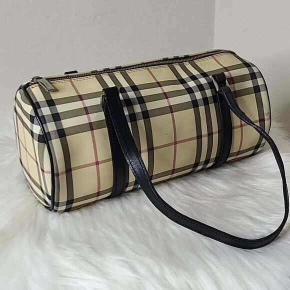 💯 Authentic Burberry  Handbag 🍀 - Picture 14 of 15
